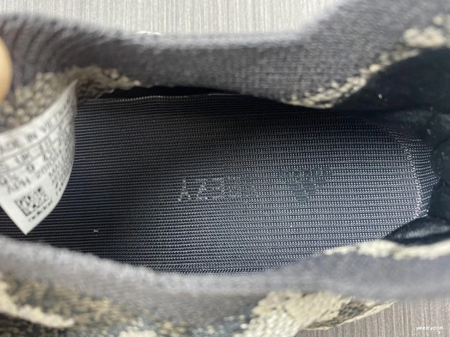 'Stone Boost Yeezy Salt' 380 GZ0472 0811
